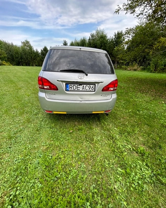 Toyota Avensis Verso cena 17000 przebieg: 350000, rok produkcji 2003 z Działdowo małe 781